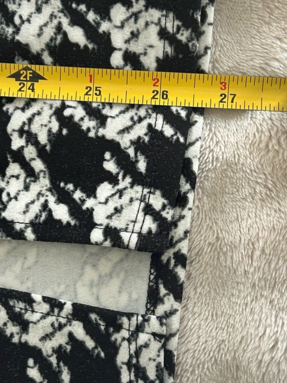 Black & White Houndstooth Pencil Skirt - Picture 5 of 5